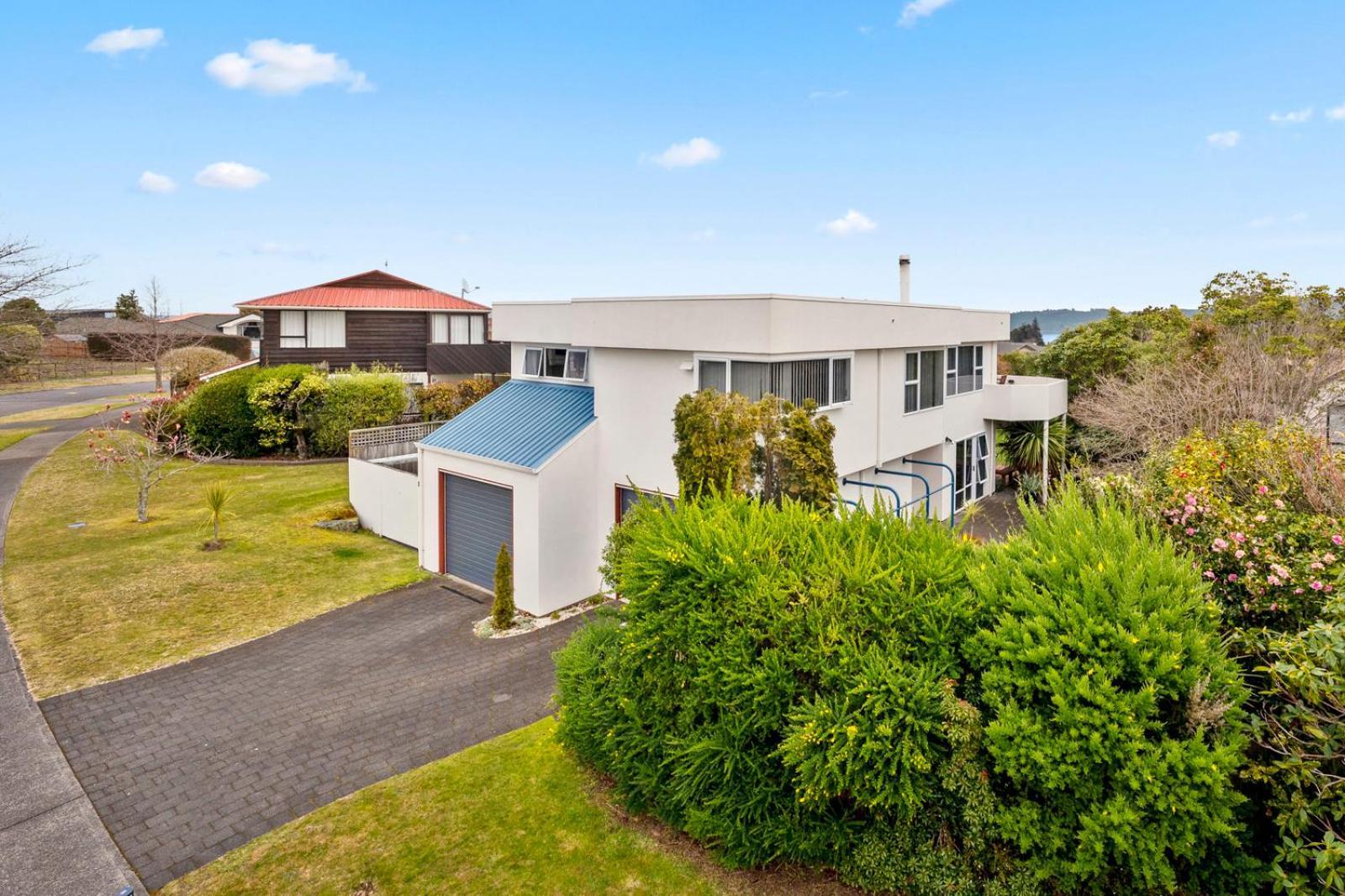 The White House - Taupo Holiday Home Εξωτερικό φωτογραφία